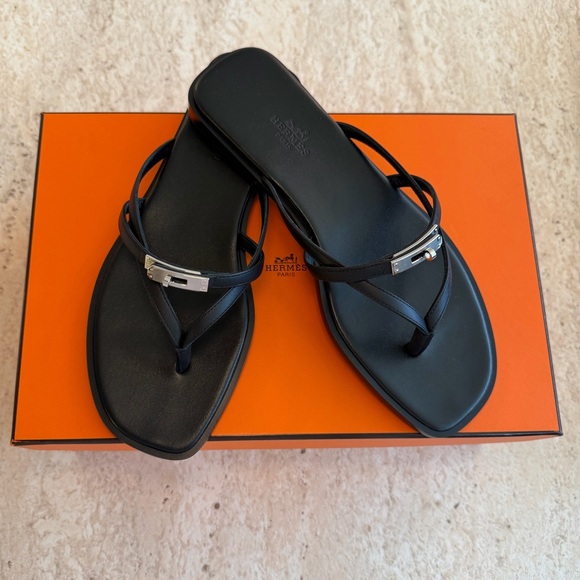 Hermes Shoes - Hermes Black Sandals